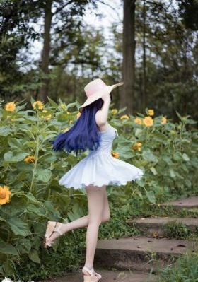动漫美女隐私打扑克视频