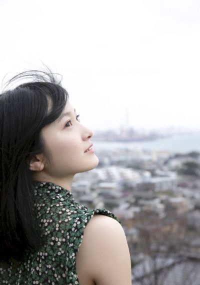 美女露咪咪